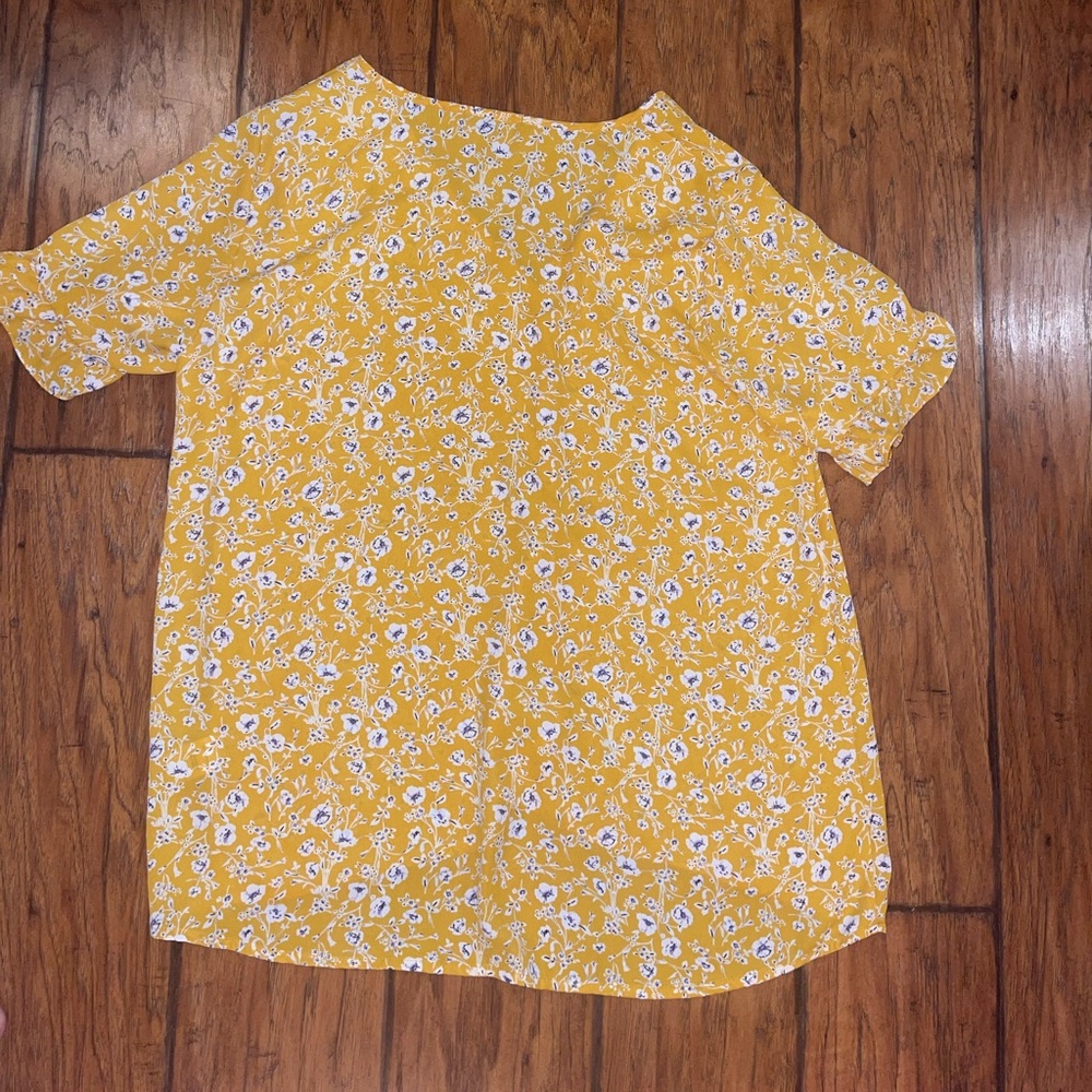 West Kei Yellow Floral Blouse button up short sleeve top shirt woman’s Large - Picture 7 of 9
